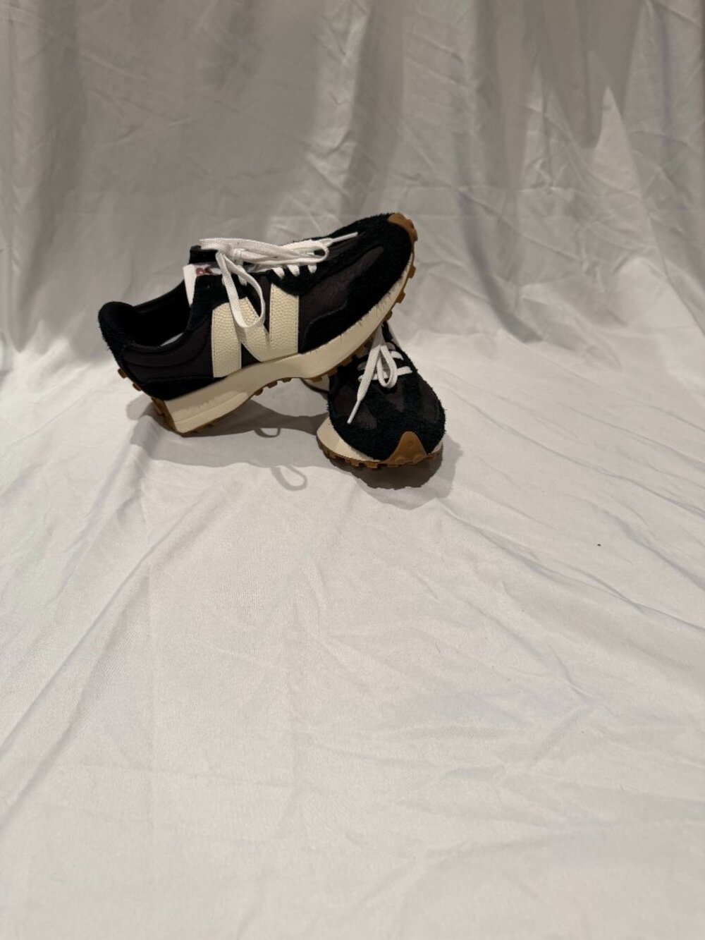 New Balance 327 Black Cream Lifestyle Sneakers BNWOB Size 7